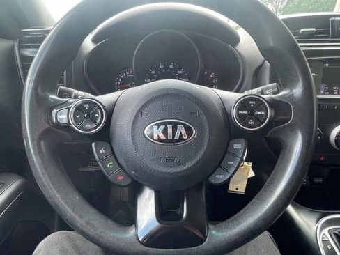 Used 2018 Kia Soul FWD image 15