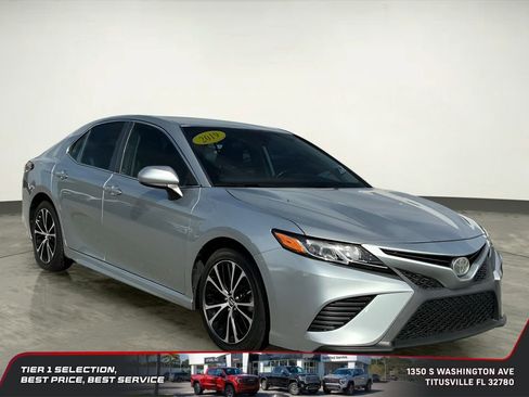 Used 2019 Toyota Camry SE FWD image 9