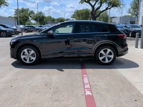 Used 2022 Audi Q4 e-tron Premium w/ Convenience Package AWD/4WD image 7