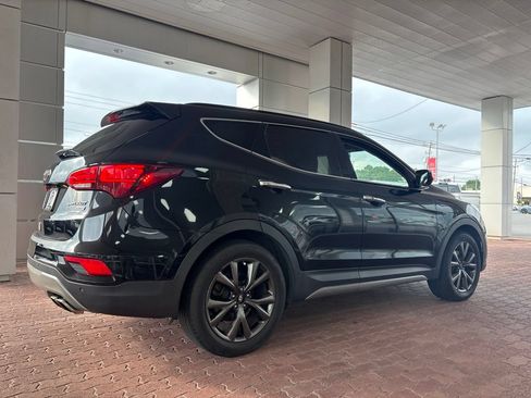 Used 2017 Hyundai Santa Fe Sport FWD image 4