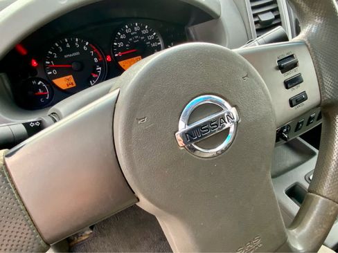 Used 2012 Nissan Frontier SV image 36