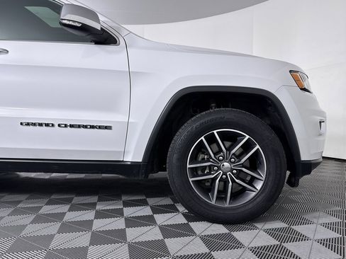 Used 2018 Jeep Grand Cherokee Limited image 21