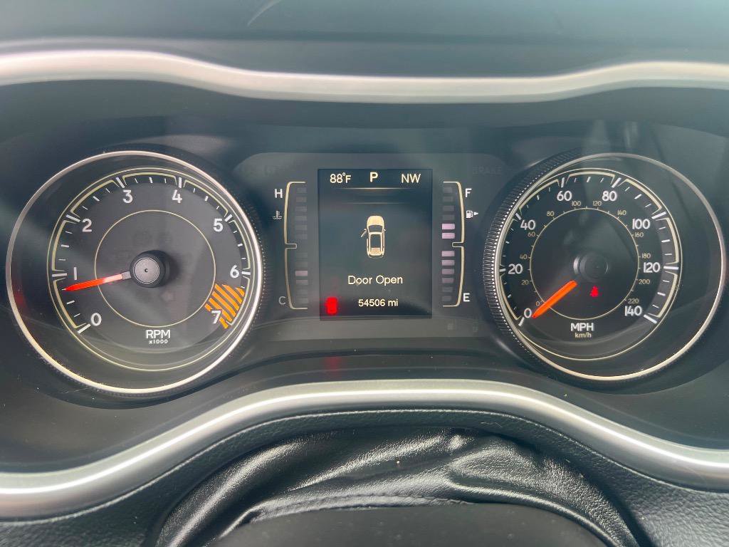 Used 2015 Jeep Cherokee Sport FWD image 18