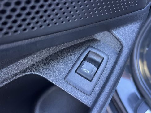 Used 2019 BMW 330i Sedan w/ Convenience Package image 24