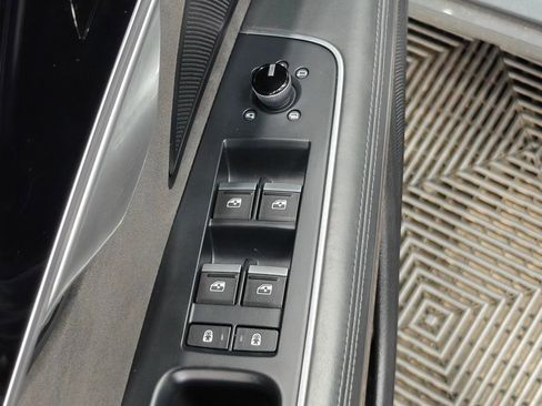 Used 2021 Audi A8 L 3.0T w/ Executive Plus Package image 77