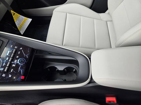 New 2026 Porsche Macan 4 Electric AWD/4WD image 23