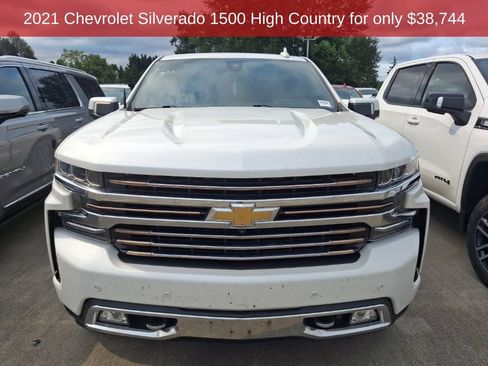 Used 2021 Chevrolet Silverado 1500 High Country w/ Technology Package AWD/4WD image 3