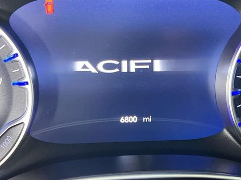 Used 2024 Chrysler Pacifica Limited FWD image 13