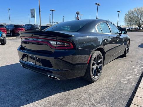 Used 2022 Dodge Charger SXT w/ Blacktop Package image 6