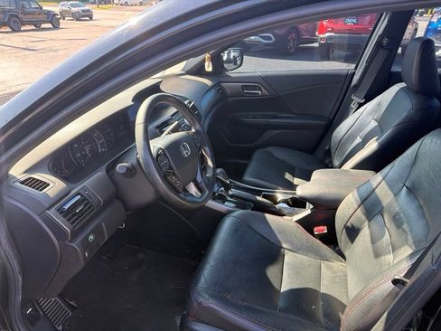 Used 2017 Honda Accord Sport Special Edition image 12