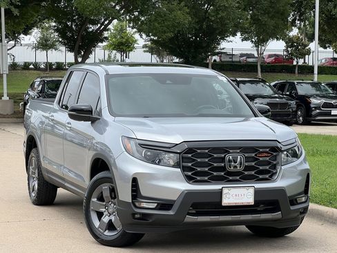 Used 2024 Honda Ridgeline TrailSport image 2