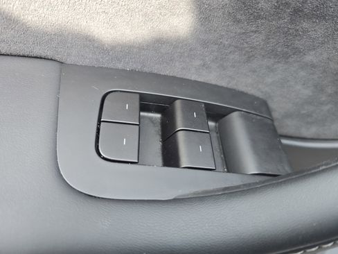 Used 2025 Tesla Model Y Long Range image 26