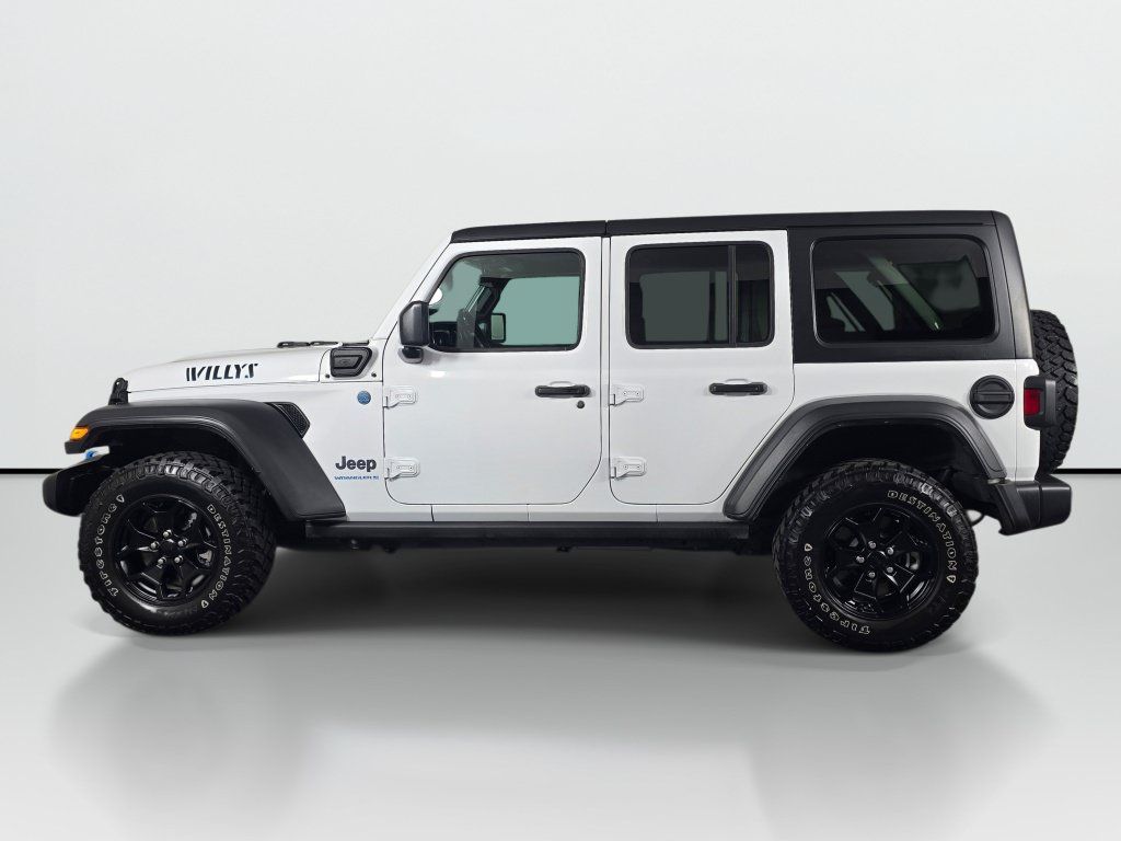 Used 2023 Jeep Wrangler Unlimited w/ Cold Weather Group AWD/4WD image 2