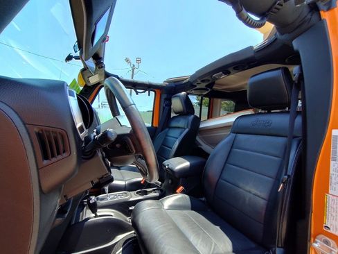 Used 2012 Jeep Wrangler Unlimited Sahara w/ Connectivity Group AWD/4WD image 16