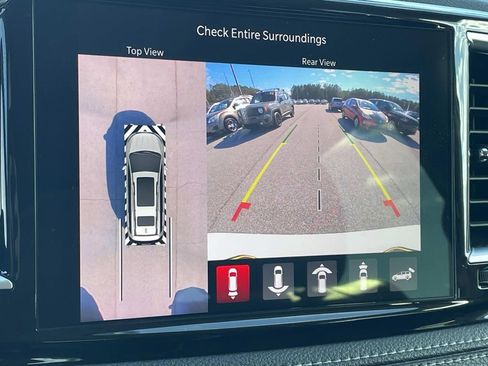 Used 2022 Chrysler Pacifica Limited image 21