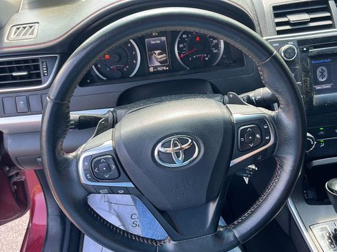 Used 2015 Toyota Camry SE image 10