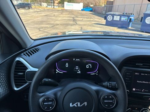 Used 2025 Kia Soul LX w/ LX Technology Package image 29