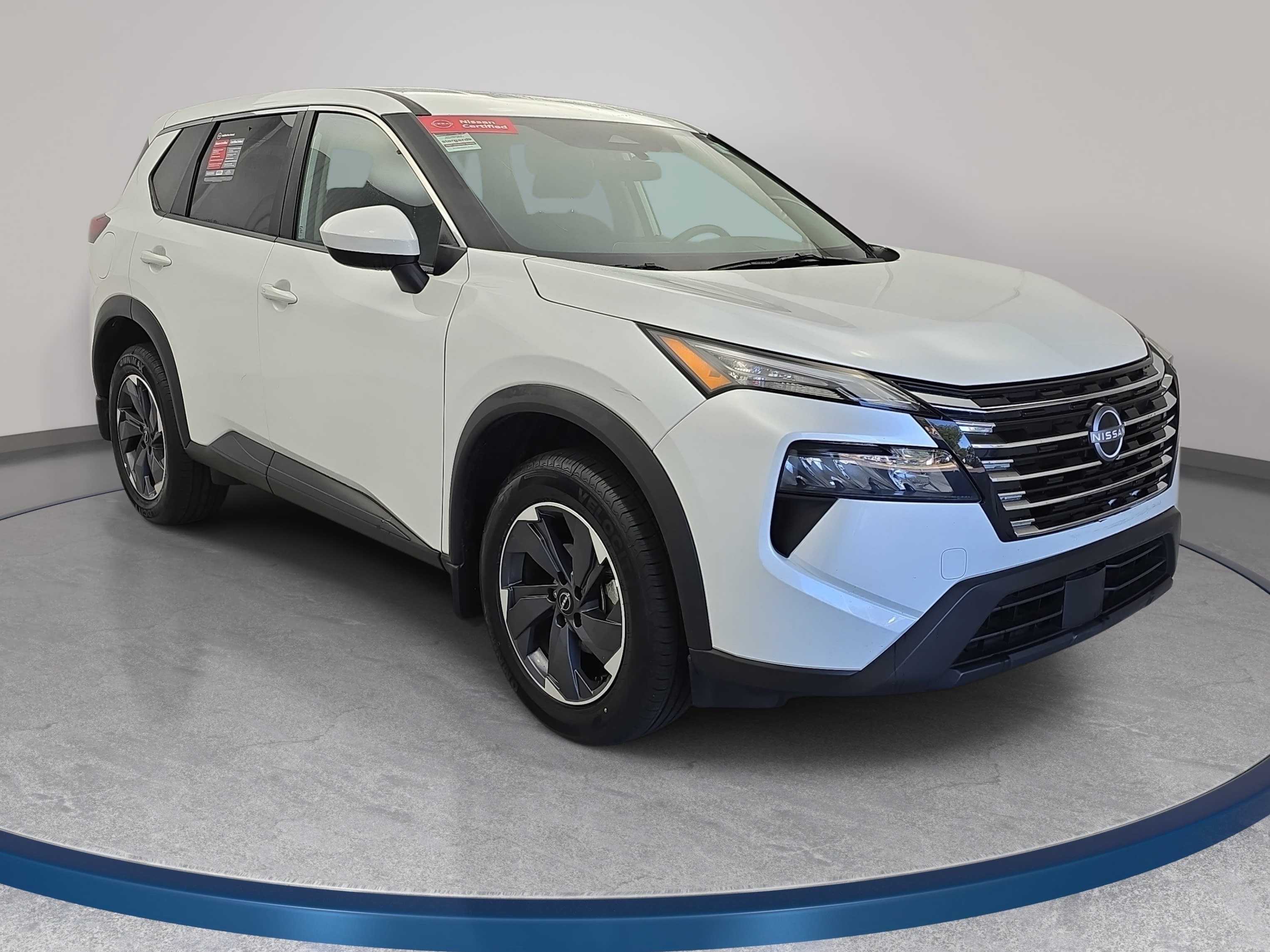 Certified 2025 Nissan Rogue SV FWD image 3