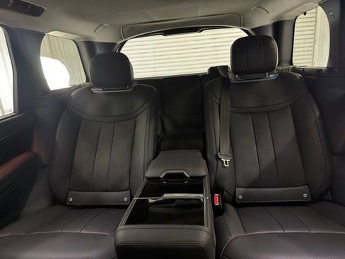 Used 2023 Land Rover Range Rover Long Wheelbase Autobiography AWD/4WD image 11
