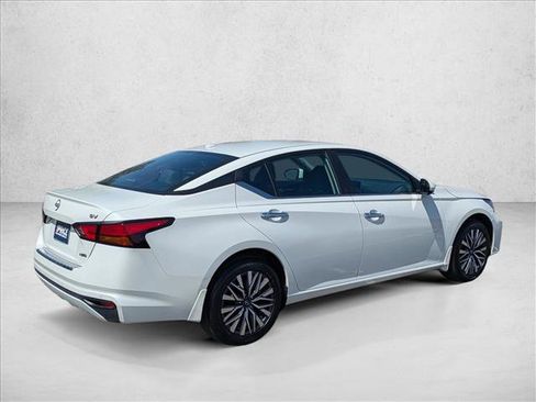 Used 2023 Nissan Altima 2.5 SV AWD/4WD image 5