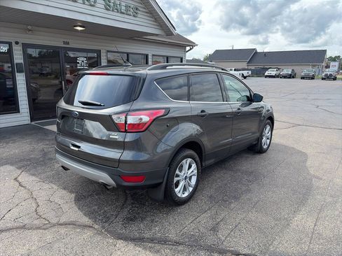 Used 2018 Ford Escape SE w/ SE Sync 3 Package FWD image 2