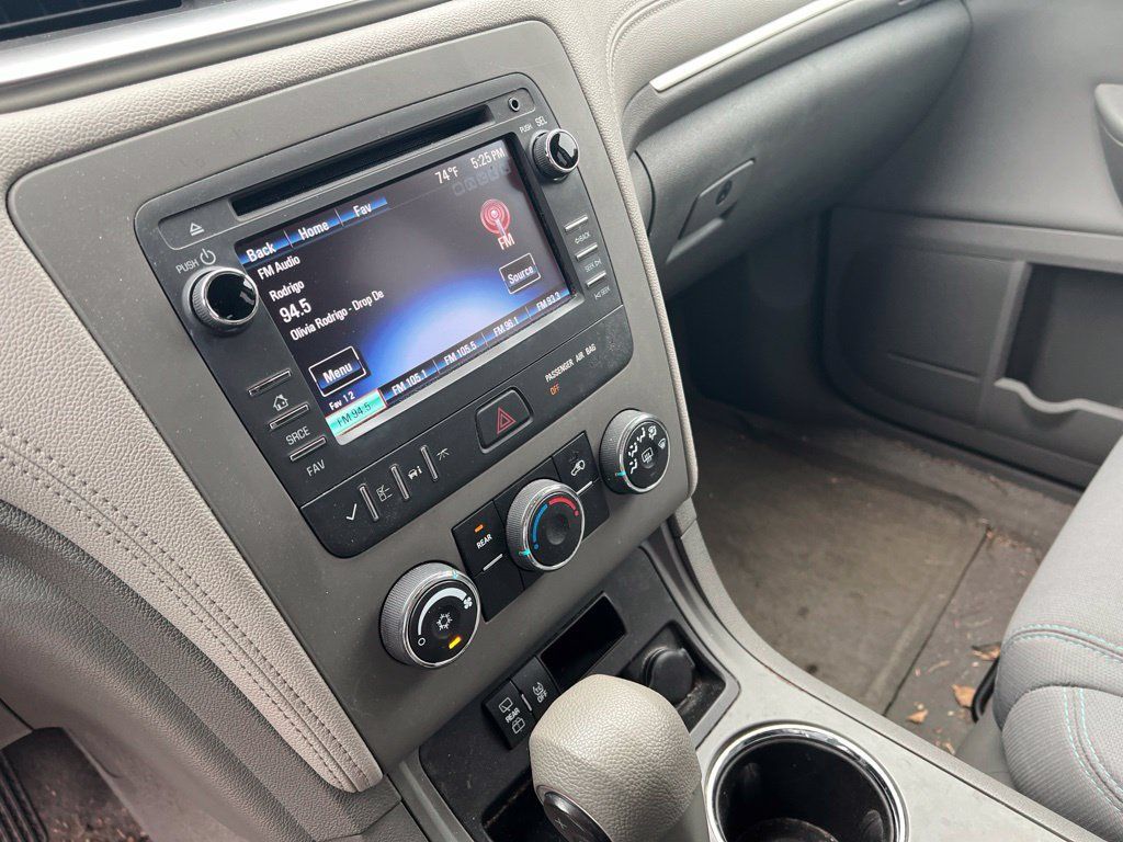 Used 2014 Chevrolet Traverse LS FWD image 2