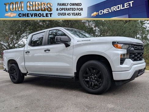 Used 2023 Chevrolet Silverado 1500 Custom image 1