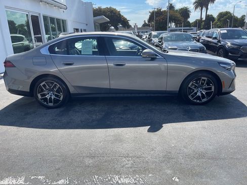 Used 2024 BMW i5 eDrive40i w/ Premium Package image 12