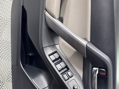 Used 2017 Subaru Forester 2.5i Limited w/ Popular Package #2 image 12