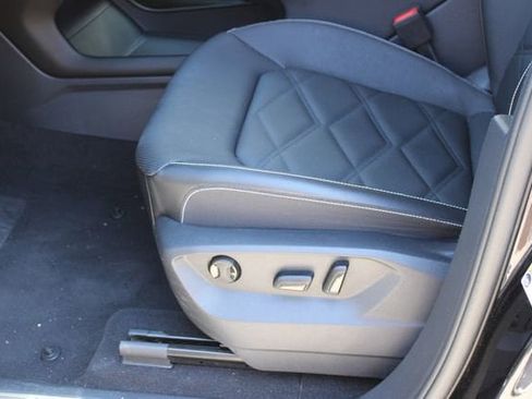 Used 2024 Volkswagen Atlas SE image 15