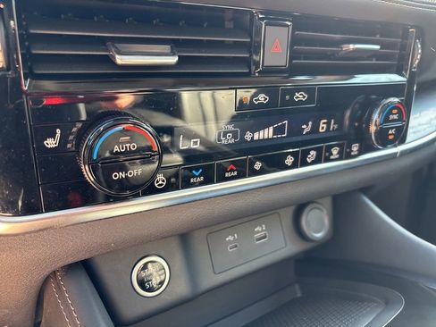 Certified 2021 Nissan Rogue SL w/ Premium Package AWD/4WD image 36