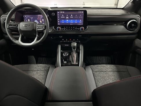 Used 2025 Chevrolet Colorado Z71 w/ Midnight Edition image 24