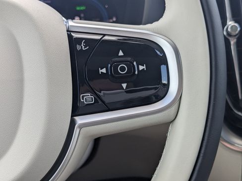 New 2025 Volvo XC60 T8 Core image 25