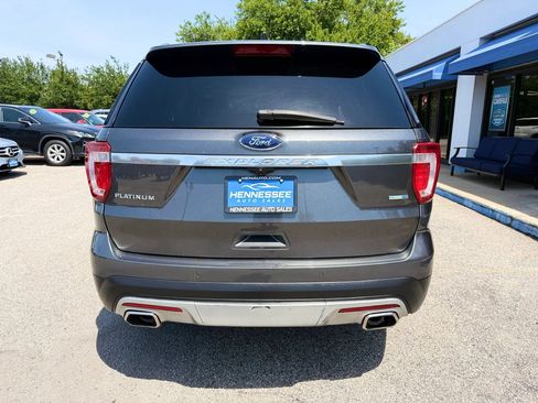 Used 2016 Ford Explorer Platinum AWD/4WD image 2