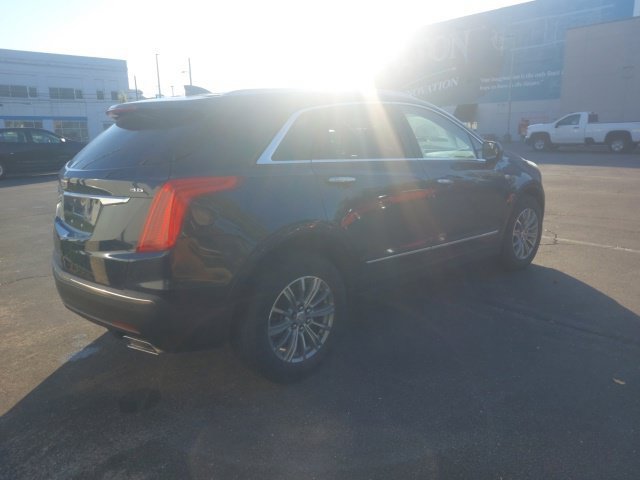 Used 2018 Cadillac XT5 Luxury w/ Driver Awareness Package AWD/4WD image 2