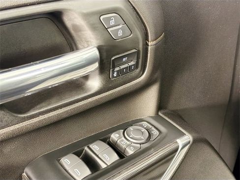 Used 2023 GMC Sierra 2500 AT4 w/ AT4 Premium Plus Package image 18