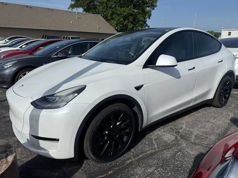 Used 2021 Tesla Model Y Long Range AWD/4WD image 1