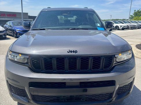 Used 2024 Jeep Grand Cherokee L Laredo AWD/4WD image 8