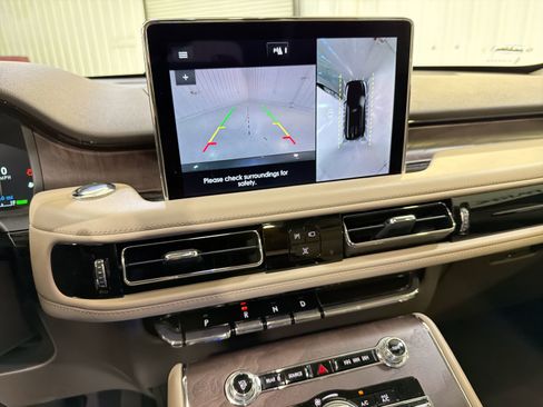 Used 2022 Lincoln Aviator Grand Touring w/ Equipment Group 301A image 18