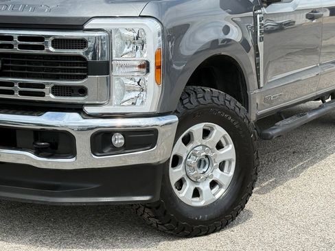 Used 2024 Ford F250 XLT AWD/4WD image 3