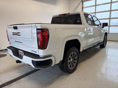 Used 2024 GMC Sierra 1500 AT4 w/ Technology Package AWD/4WD image 9