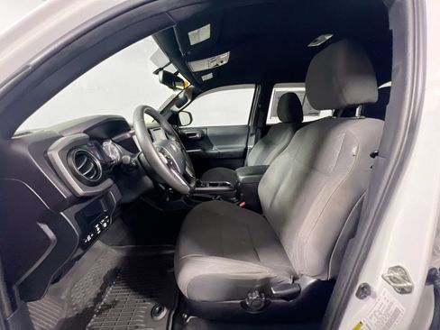 Used 2017 Toyota Tacoma TRD Off-Road w/ Tow Package RWD image 14