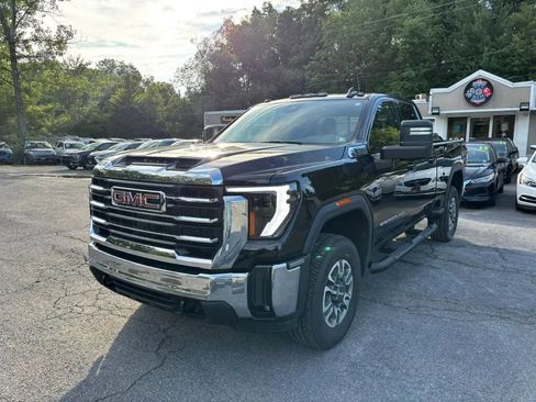 Used 2024 GMC Sierra 2500 SLE w/ SLE Value Package; AWD/4WD image 4
