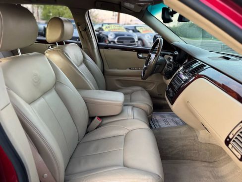 Used 2006 Cadillac DTS image 31