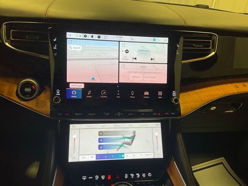 Used 2024 Jeep Grand Wagoneer L Series III image 21