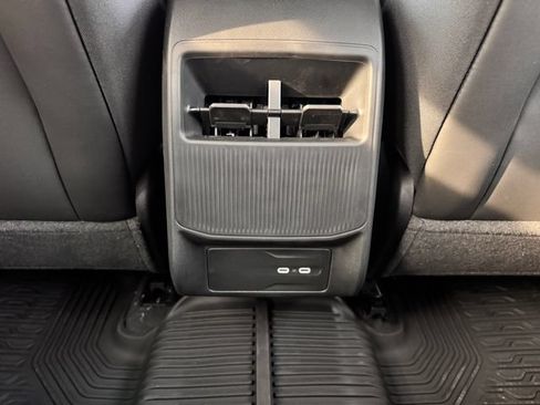 New 2026 Jeep Cherokee Limited AWD/4WD image 32