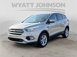 Used 2017 Ford Escape SE image 1