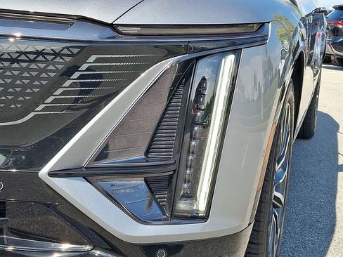 Used 2025 Cadillac Lyriq Sport w/ LPO, Floor Liner Package AWD/4WD image 10