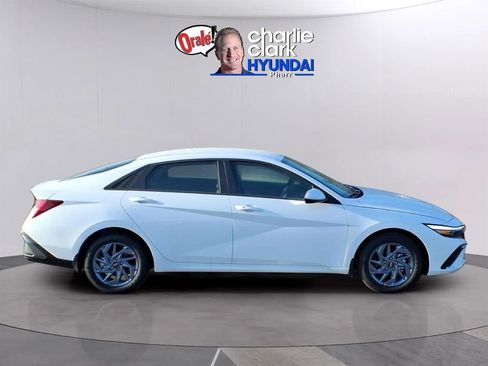 New 2026 Hyundai Elantra Blue image 6