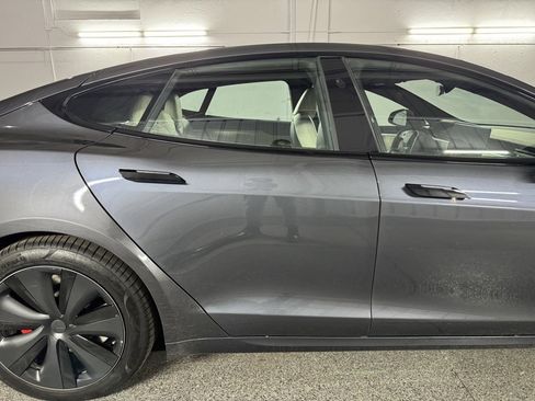 Used 2021 Tesla Model S Plaid image 7